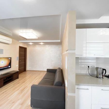 2-Bedroom Apartment Most City Area, Ekaterynoslav Square Dnjepropetovsk Buitenkant foto