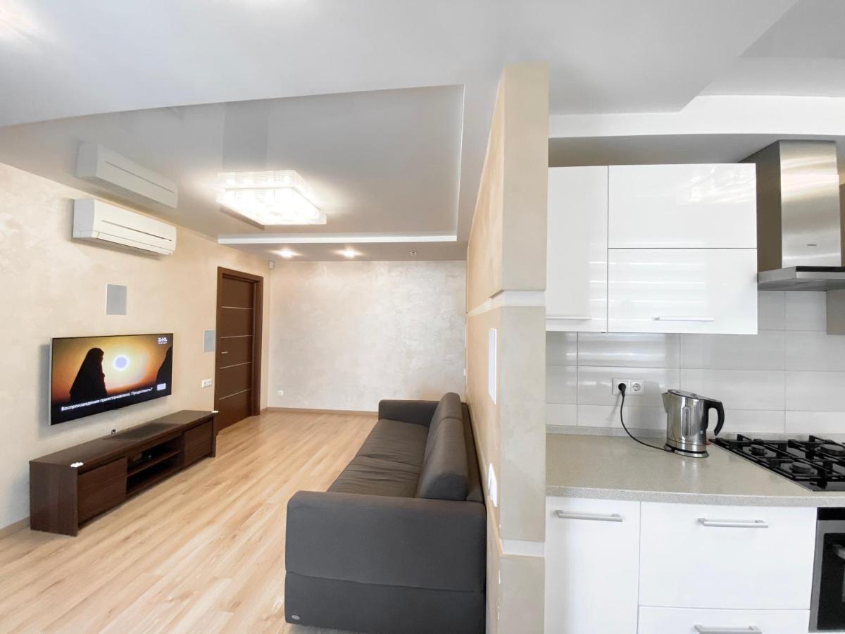 2-Bedroom Apartment Most City Area, Ekaterynoslav Square Dnjepropetovsk Buitenkant foto