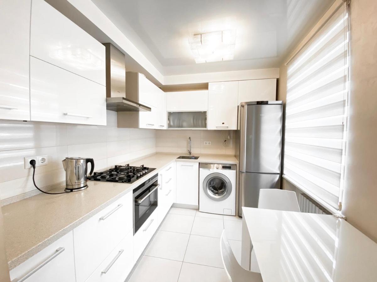 2-Bedroom Apartment Most City Area, Ekaterynoslav Square Dnjepropetovsk Buitenkant foto