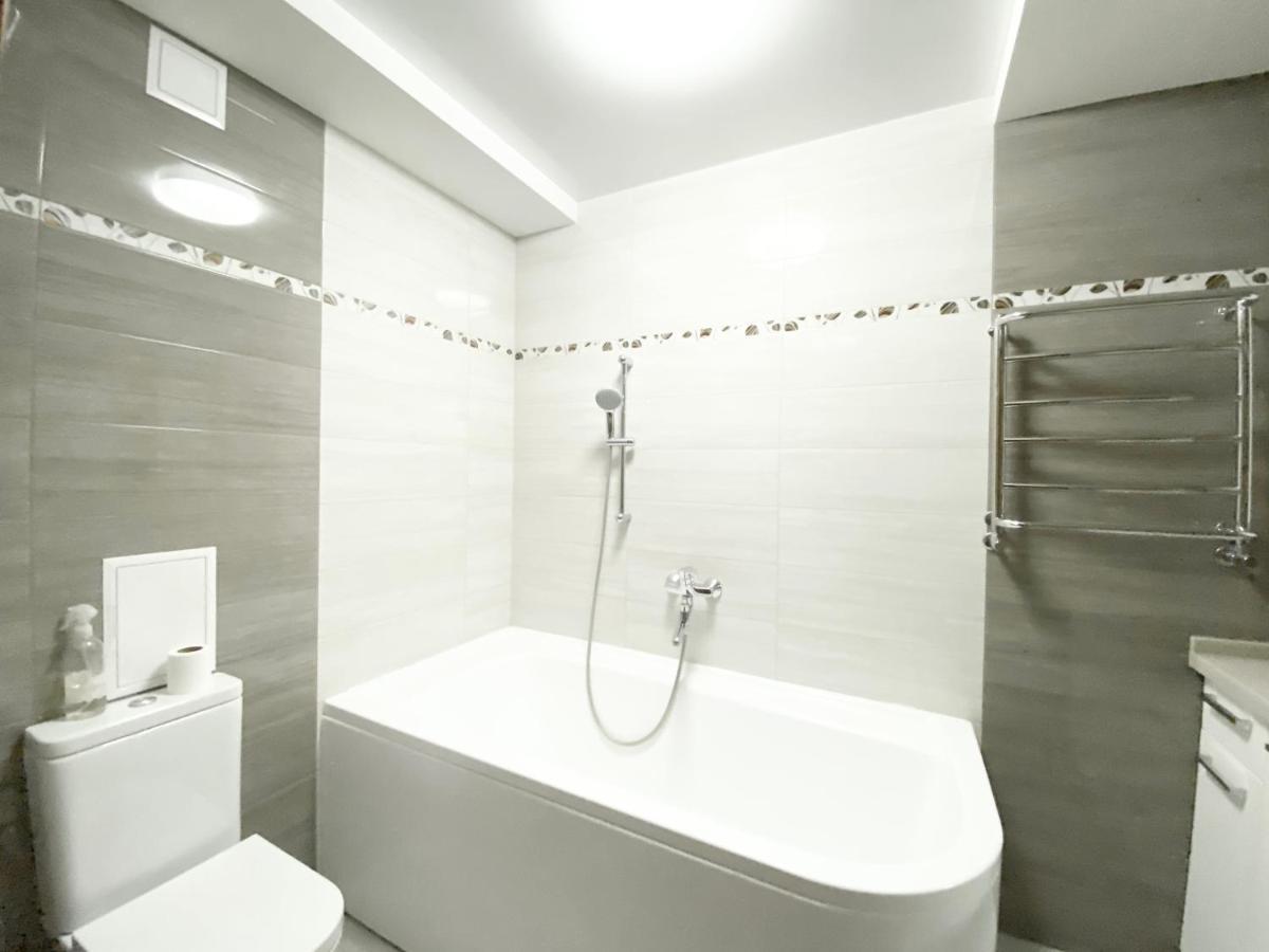 2-Bedroom Apartment Most City Area, Ekaterynoslav Square Dnjepropetovsk Buitenkant foto