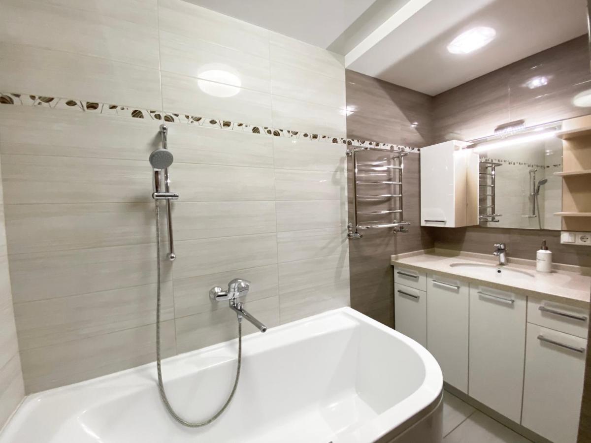 2-Bedroom Apartment Most City Area, Ekaterynoslav Square Dnjepropetovsk Buitenkant foto