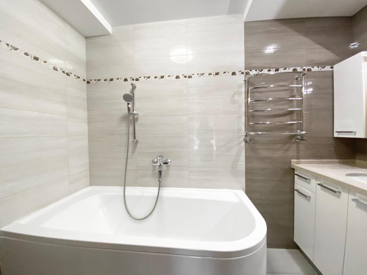 2-Bedroom Apartment Most City Area, Ekaterynoslav Square Dnjepropetovsk Buitenkant foto