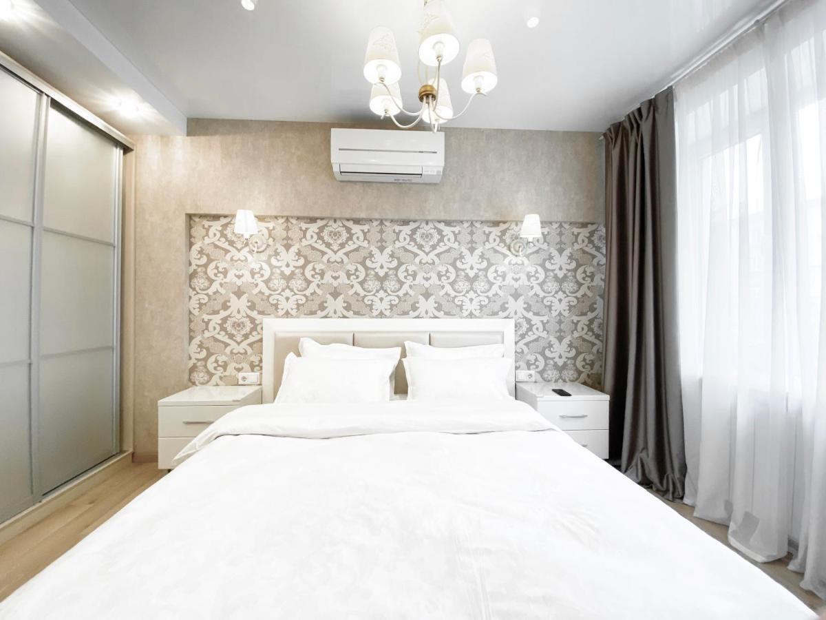 2-Bedroom Apartment Most City Area, Ekaterynoslav Square Dnjepropetovsk Buitenkant foto