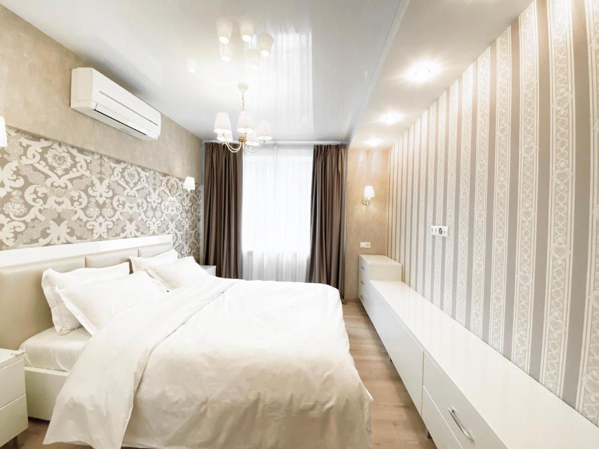 2-Bedroom Apartment Most City Area, Ekaterynoslav Square Dnjepropetovsk Buitenkant foto